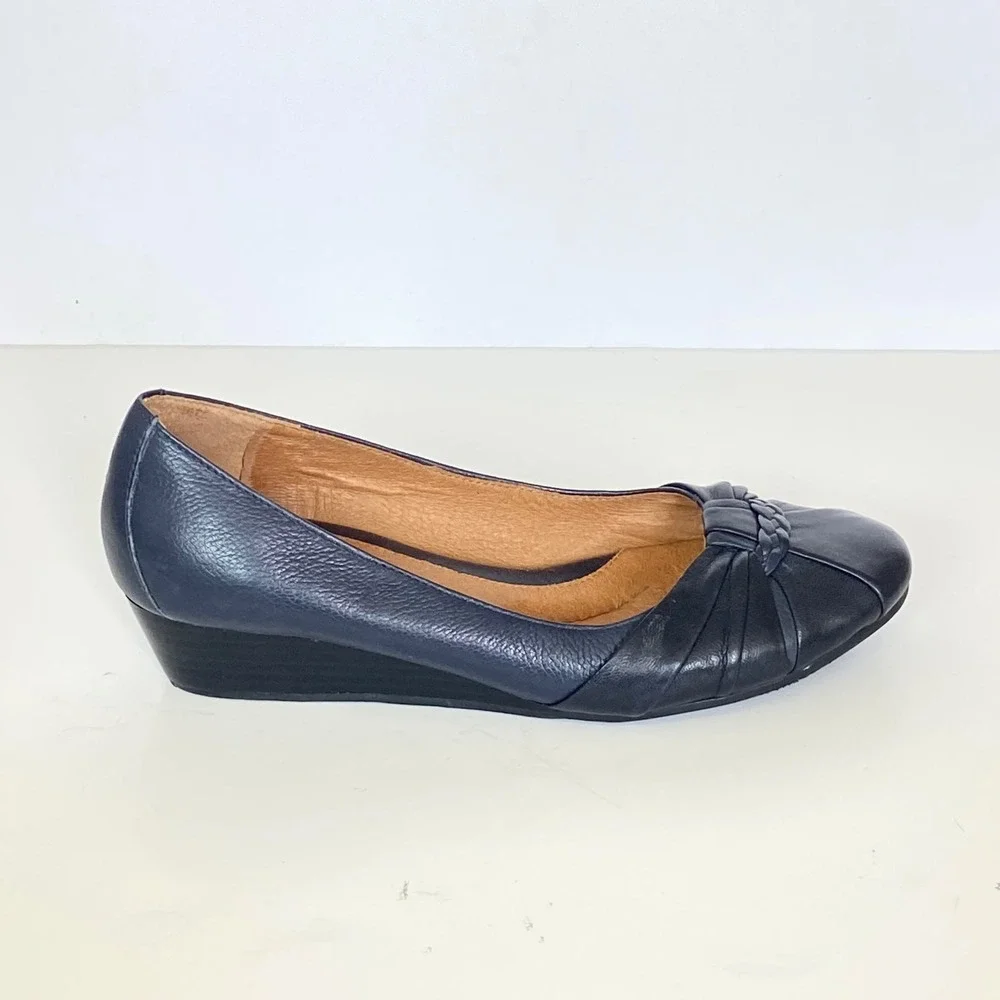 Nurture Jocelyn Womens Navy Blue Leather Pleated Braided Wedge Pumps Size 7.5